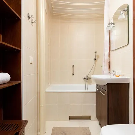 Grzybowska By Renters *